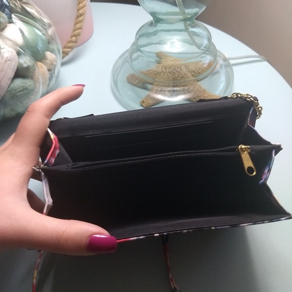 NWOT 🌸🌺Floral Print🌺🌸 Envelope Clutch w/✨Gold✨ Hardware + Crossbody Strap - Picture 4 of 5